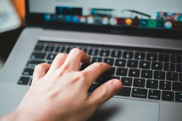 Bagaimana Cara Meningkatkan Employee Visibility saat WFH?