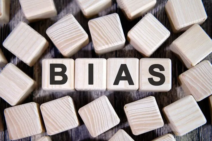 Bias: Pengertian, Jenis, Contoh, dan Dampaknya