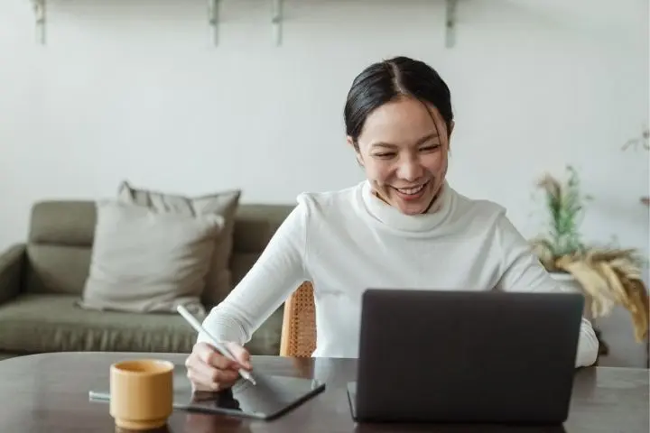 Cara Absen Online dari Rumah Bersama LinovHR