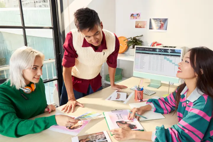 Cara Menghadapi Rekan Kerja Yang Cari Muka di Lingkungan Kantor