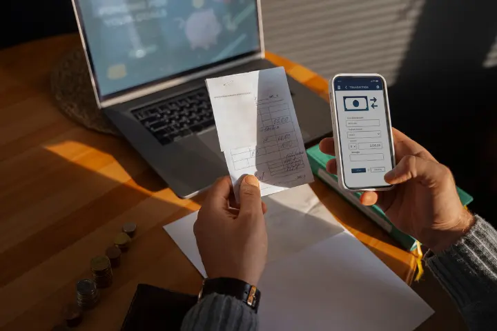 Cek Slip Gaji Mudah Dengan Mobile ESS LinovHR