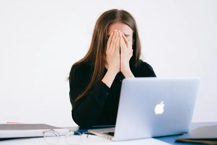 Depresi di Tempat Kerja dan Cara Menanganinya