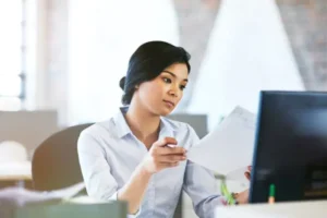 Employee Newsletter: Komponen, Tips, dan Cara Membuatnya
