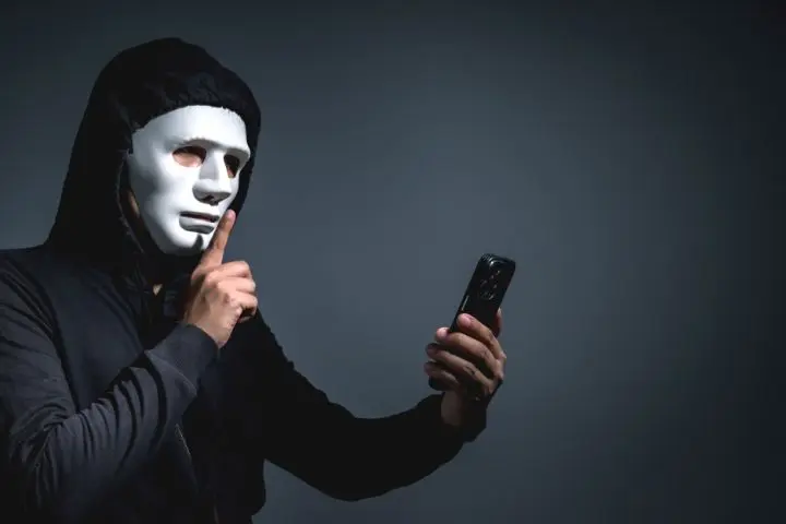 Hati-Hati! Cara Ini Bisa Mengakali Absensi GPS di Handphone