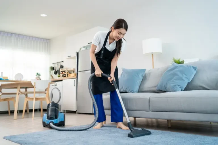 Housekeeping Adalah: Pengertian, Tugas, Gaji, dan Struktur Organisasinya