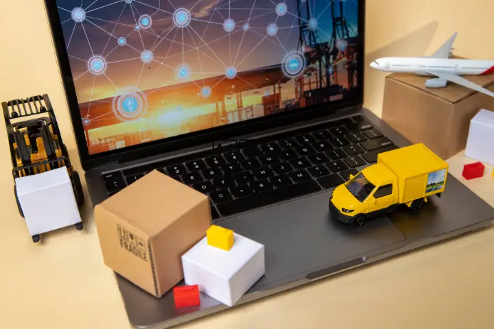 Implementasi HRIS untuk Industri Logistik