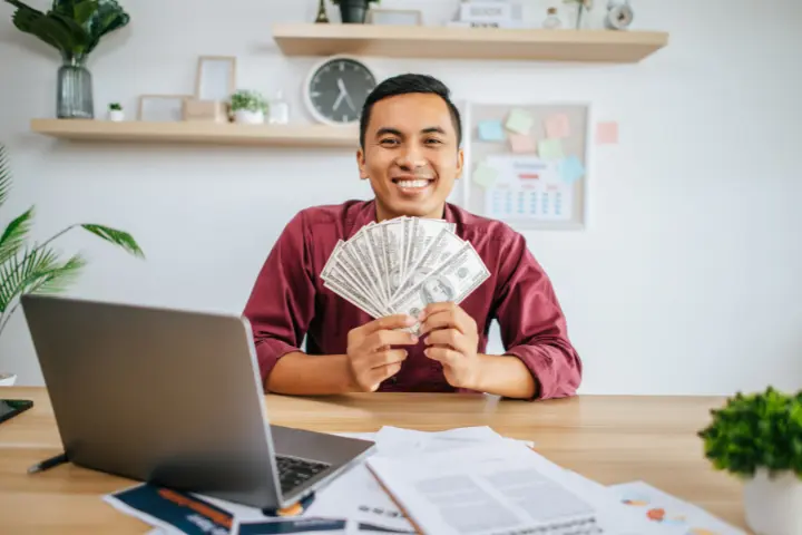 Kapan Waktu yang Tepat untuk Memberikan Bonus Kepada Karyawan?
