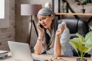 Karyawan Cuti Sakit Berkepanjangan, Apakah Masih Mendapatkan Gaji?