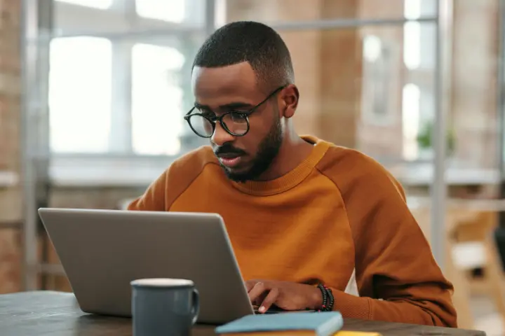 Kenali Apa Itu Tech Savvy beserta Manfaat, Tips dan Contohnya