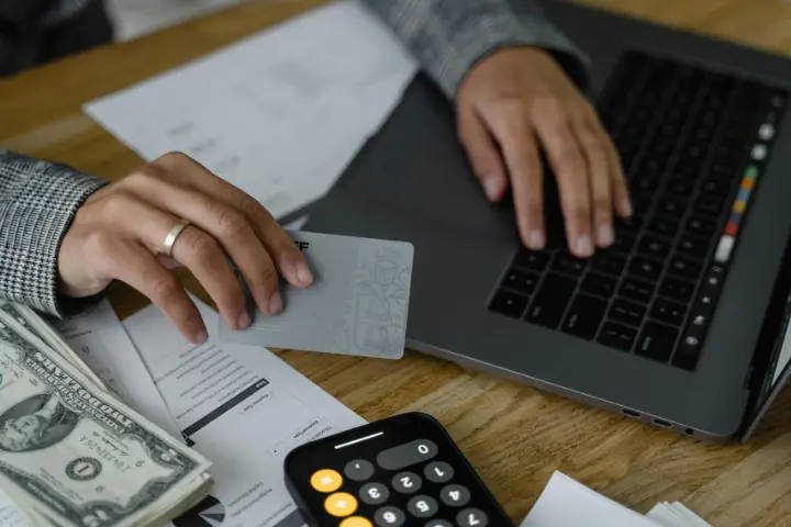 Keunggulan Sistem Penggajian Pegawai Bersama LinovHR