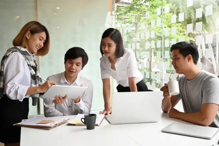 Komunikasi Organisasi: Pengertian, Fungsi, dan Tahapan Membangunnya