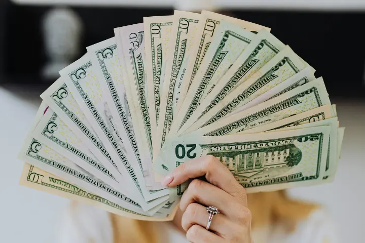 Membangun Pay Transparency dengan Software Payroll LinovHR