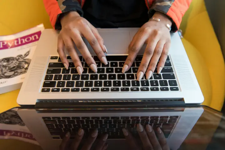 Mengapa Perusahaan Butuh Software Training untuk Pelatihan Karyawan?