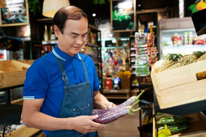 Merchandiser: Uraian Tugas dan Persyaratannya