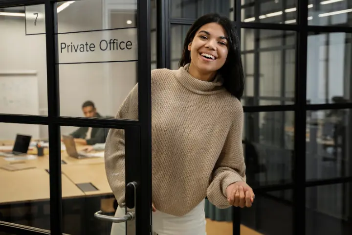 Open Door Policy: Pengertian, dan Cara Menerapkannya