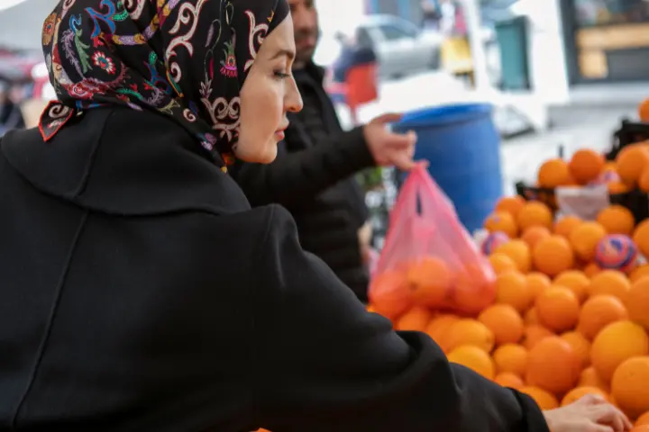 Pasar Oligopoli: Pengertian, Ciri-Ciri hingga Contohnya