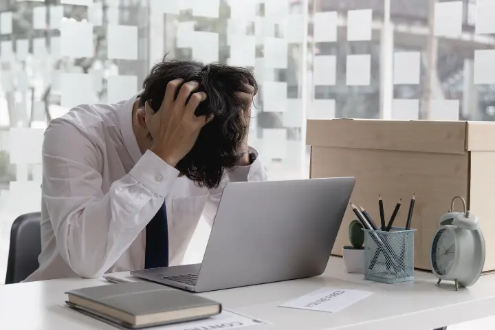 Pengangguran Struktural: Pengertian, Penyebab Terjadi dan Contohnya