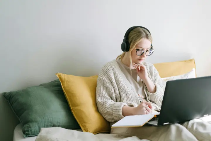 Pentingnya Pemanfaatan Absensi Online untuk Perusahaan Outsourcing