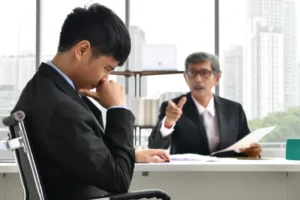 Senioritas Adalah Hal yang Umum di Lingkungan Kerja? Cari Tahu Di sini!