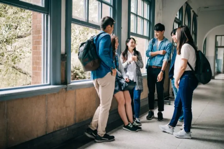 Sertifikasi Profesi atau S2, Mana yang Paling Tepat untuk Anda?