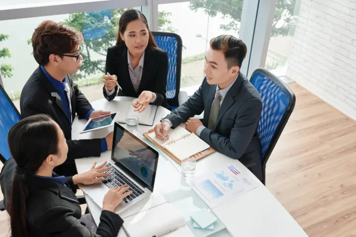 Staff Management: Pengertian, Tujuan, Proses, dan Strategi