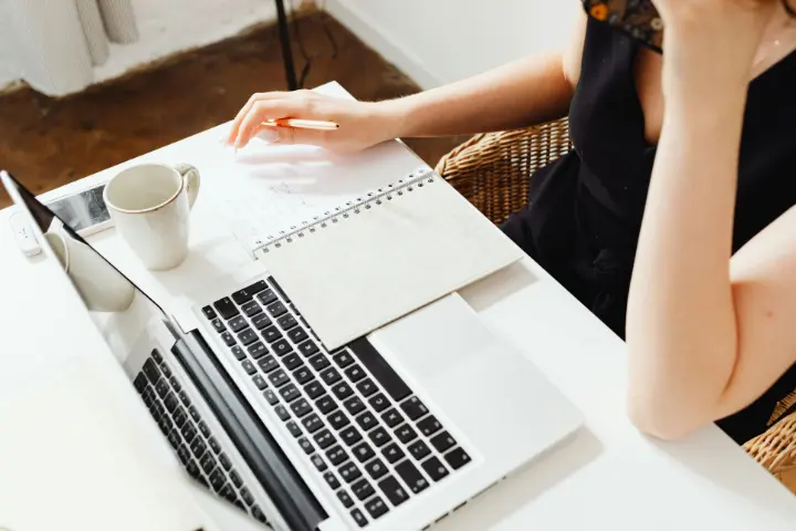 Template Job Deskripsi Junior Copywriter