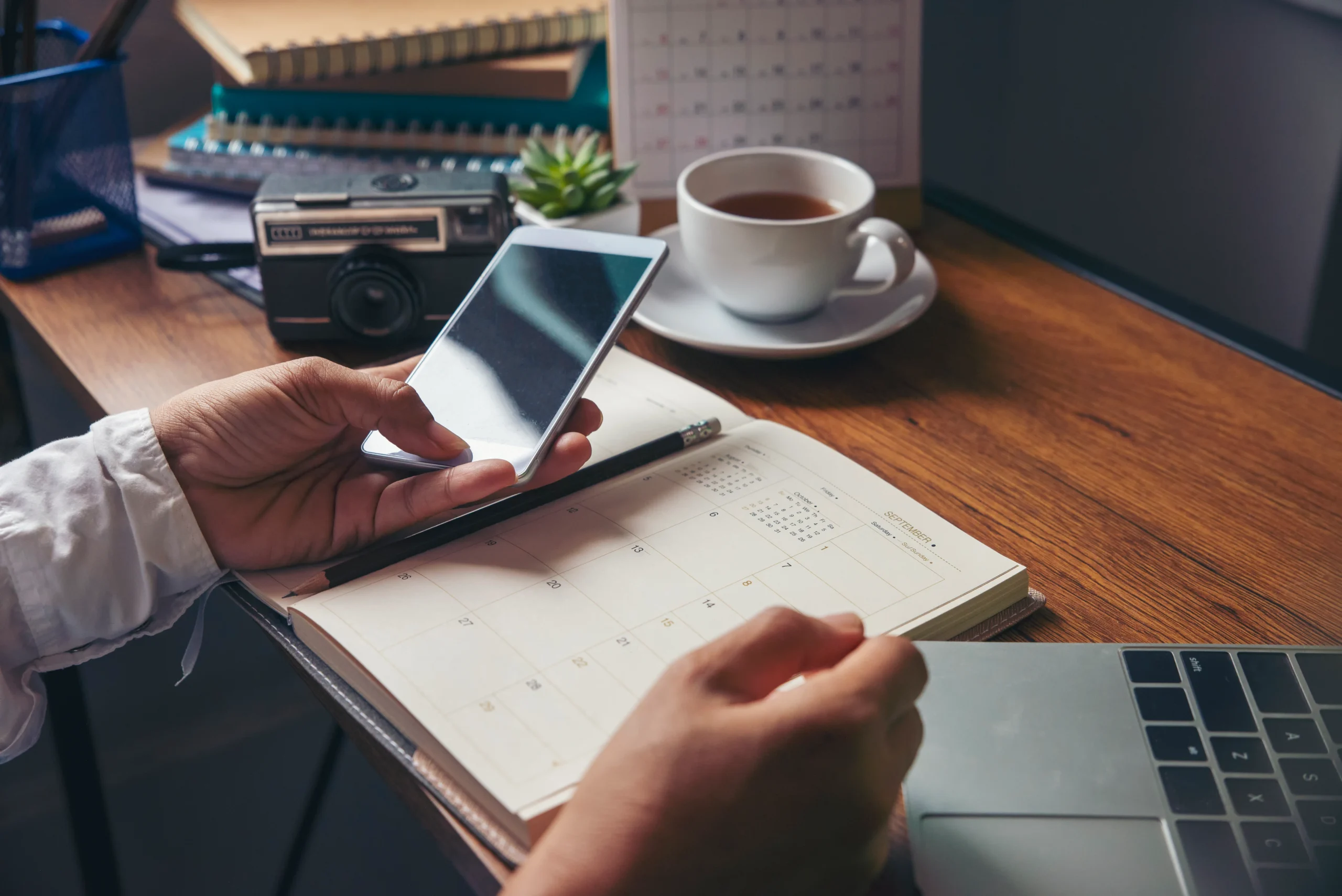 Karyawan Sering Tidak Masuk Kerja Atau Bolos? Gunakan Aplikasi Absen Online!